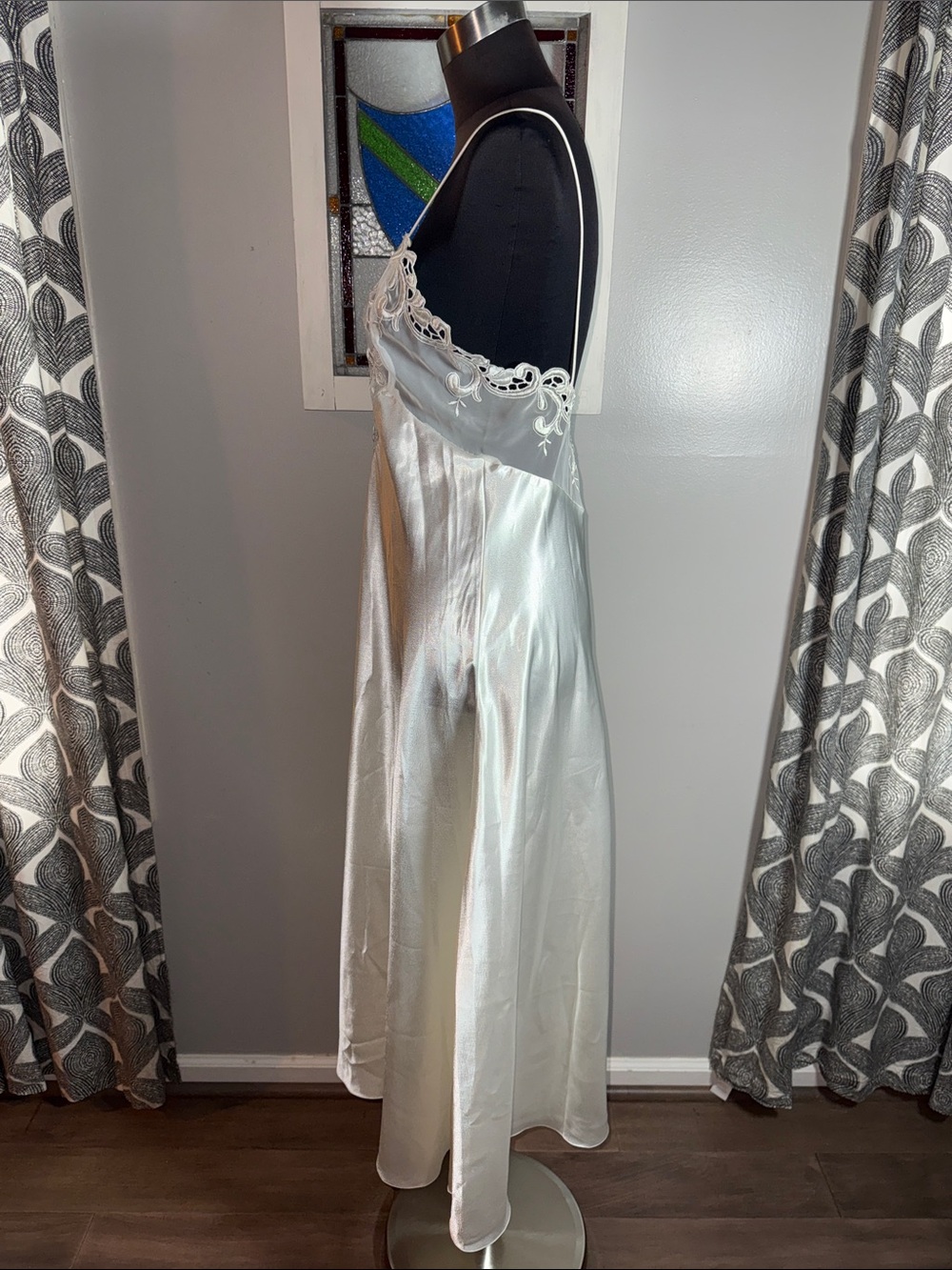 Vintage Victoria’s Secret Gold Label White Satin & Lace Slip Dress - Size Small - Picture 5 of 10